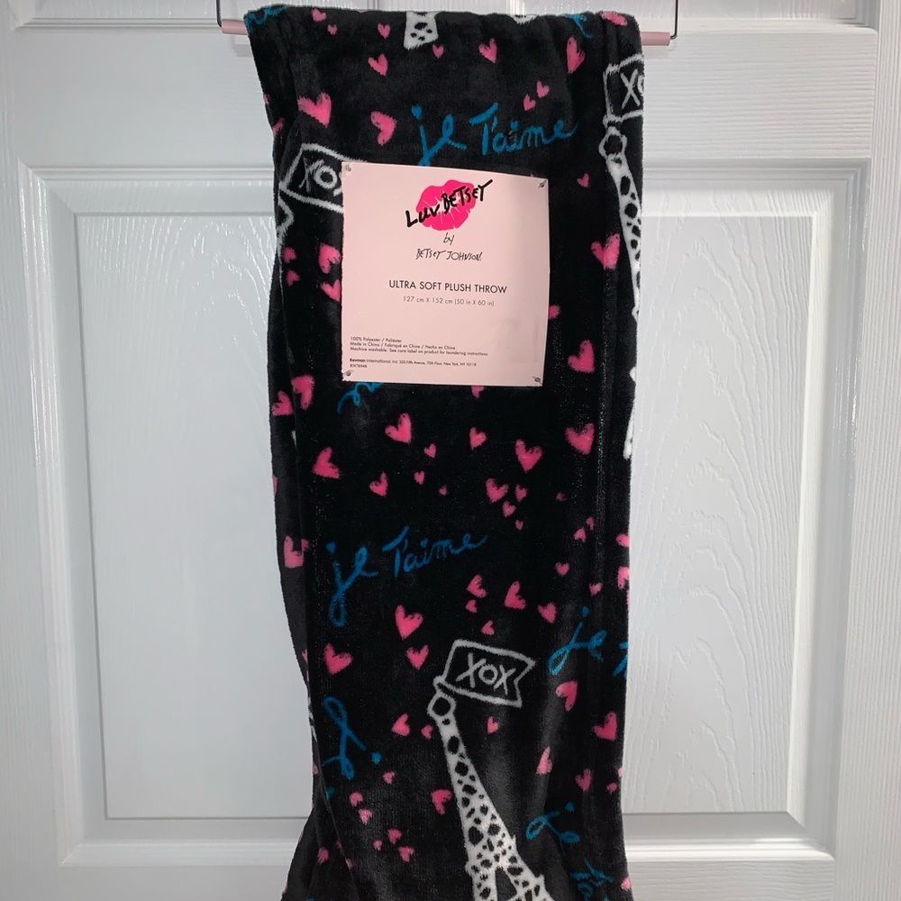 NWT Black Paris Eiffel Tower Betsey Throw Blanket